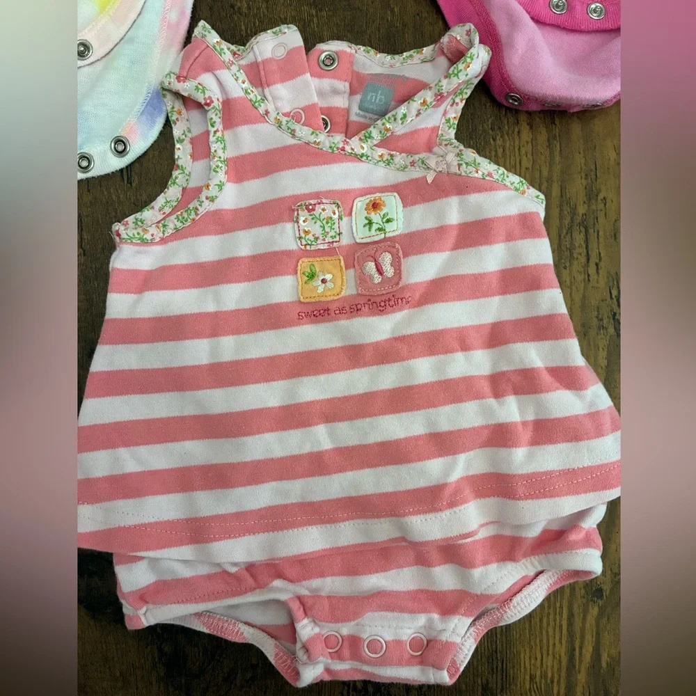 Girl’s Newborn-3M Outfits